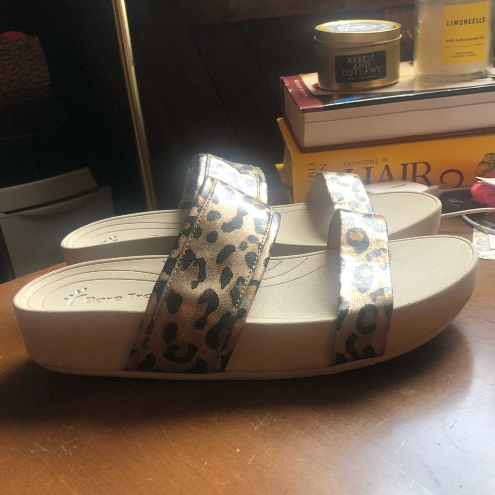 Bare Traps Leopard Platform Sandals Size 11 NWT